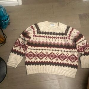 Old Navy women’s size medium beige with print sweater. Fits oversized in width.